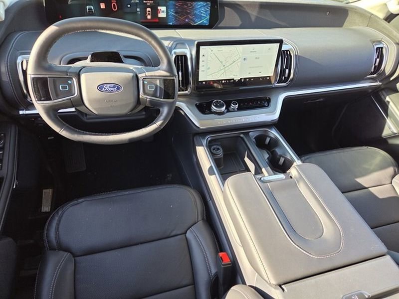 New 2026 Ford Expedition Platinum w/ Driver's Package image 10