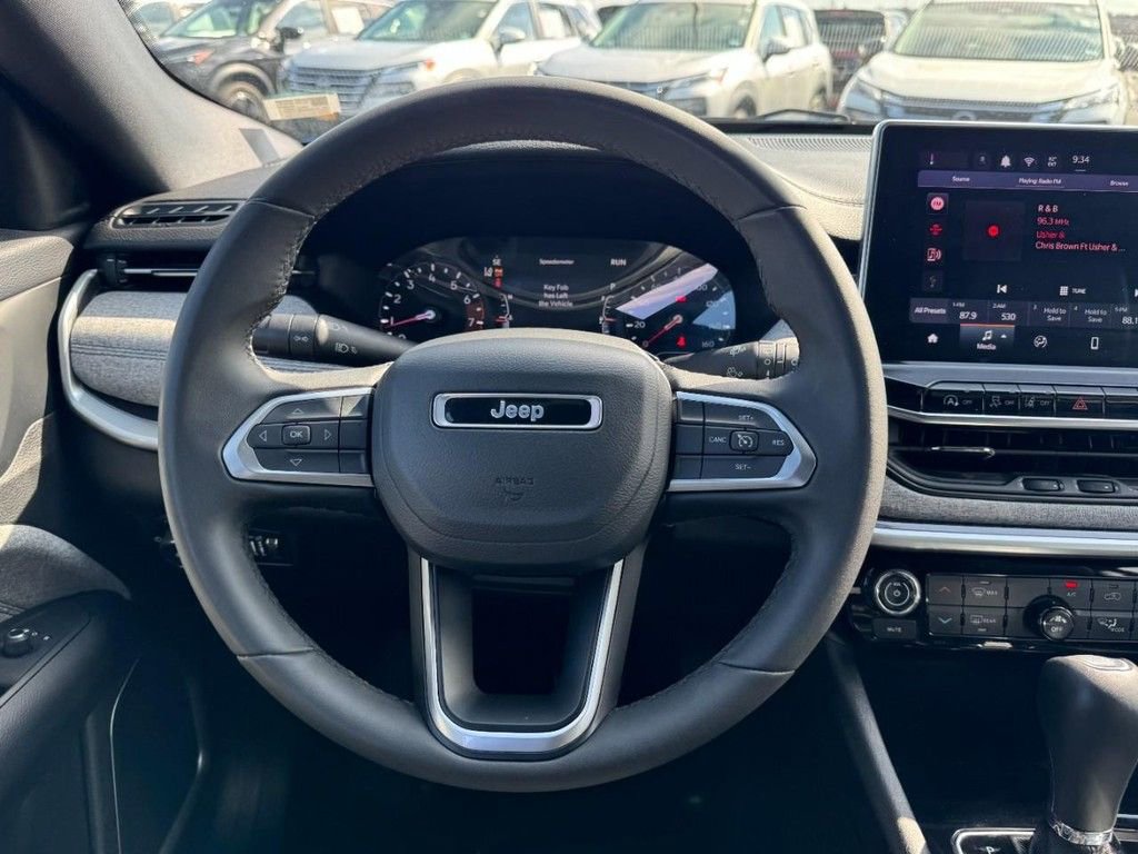 Used 2024 Jeep Compass Latitude AWD/4WD image 12