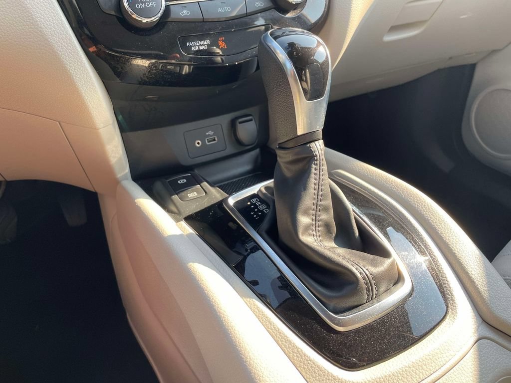 Used 2022 Nissan Rogue Sport SL AWD/4WD image 32