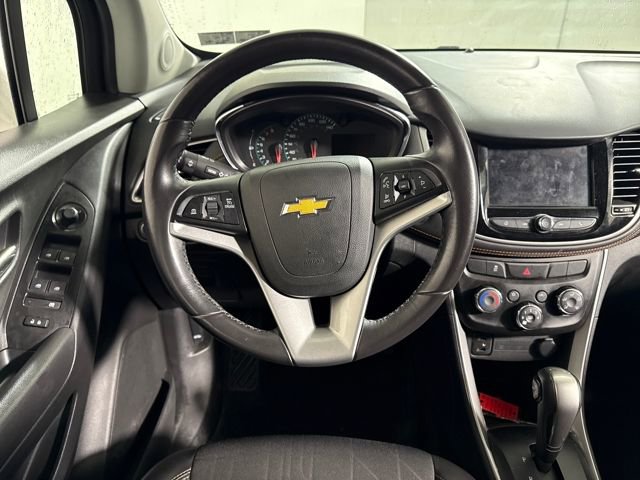 Used 2020 Chevrolet Trax LT w/ LT Convenience Package image 19