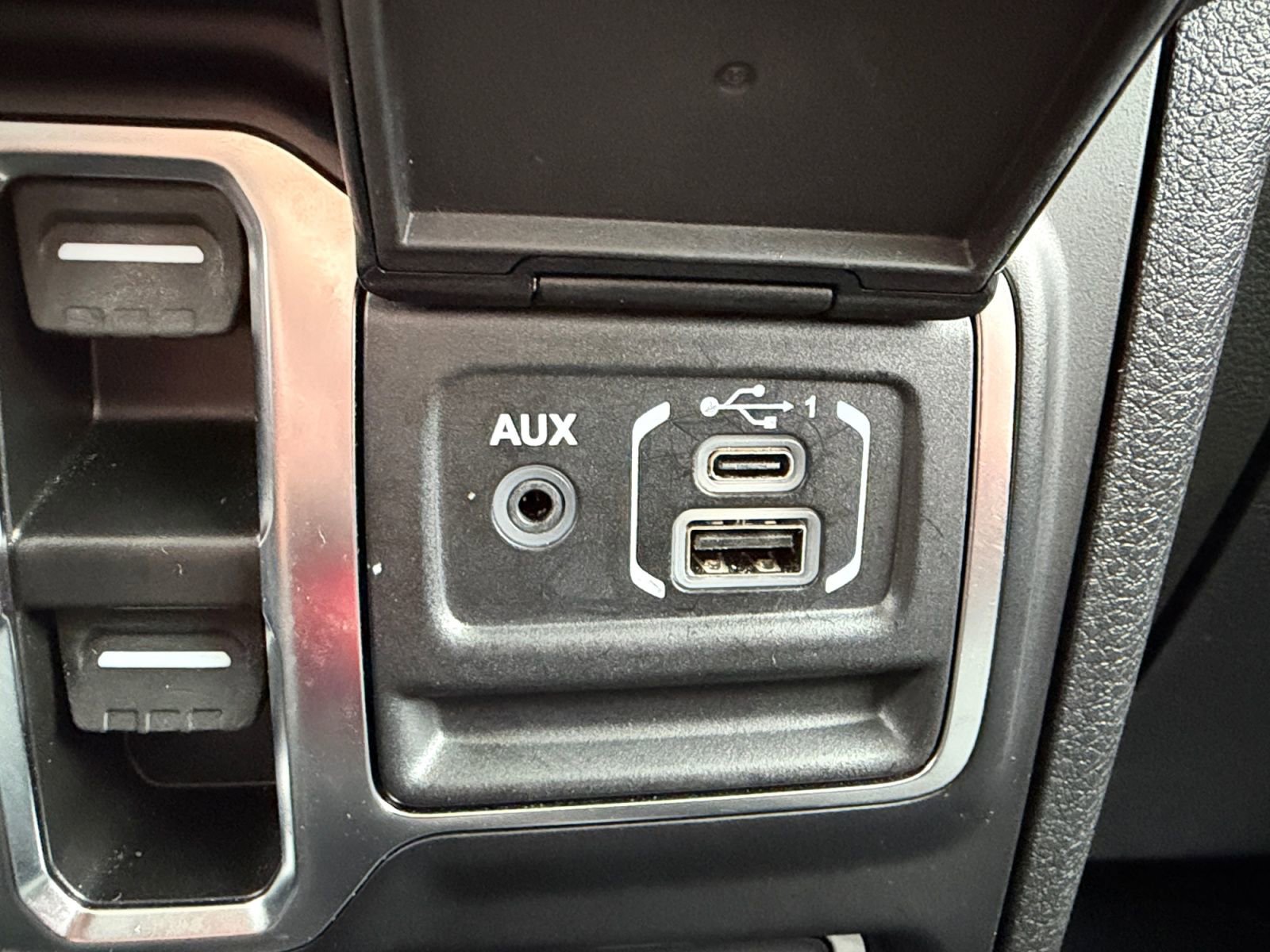 Used 2025 Jeep Wrangler Unlimited Rubicon 4xe w/ Safety Group image 28