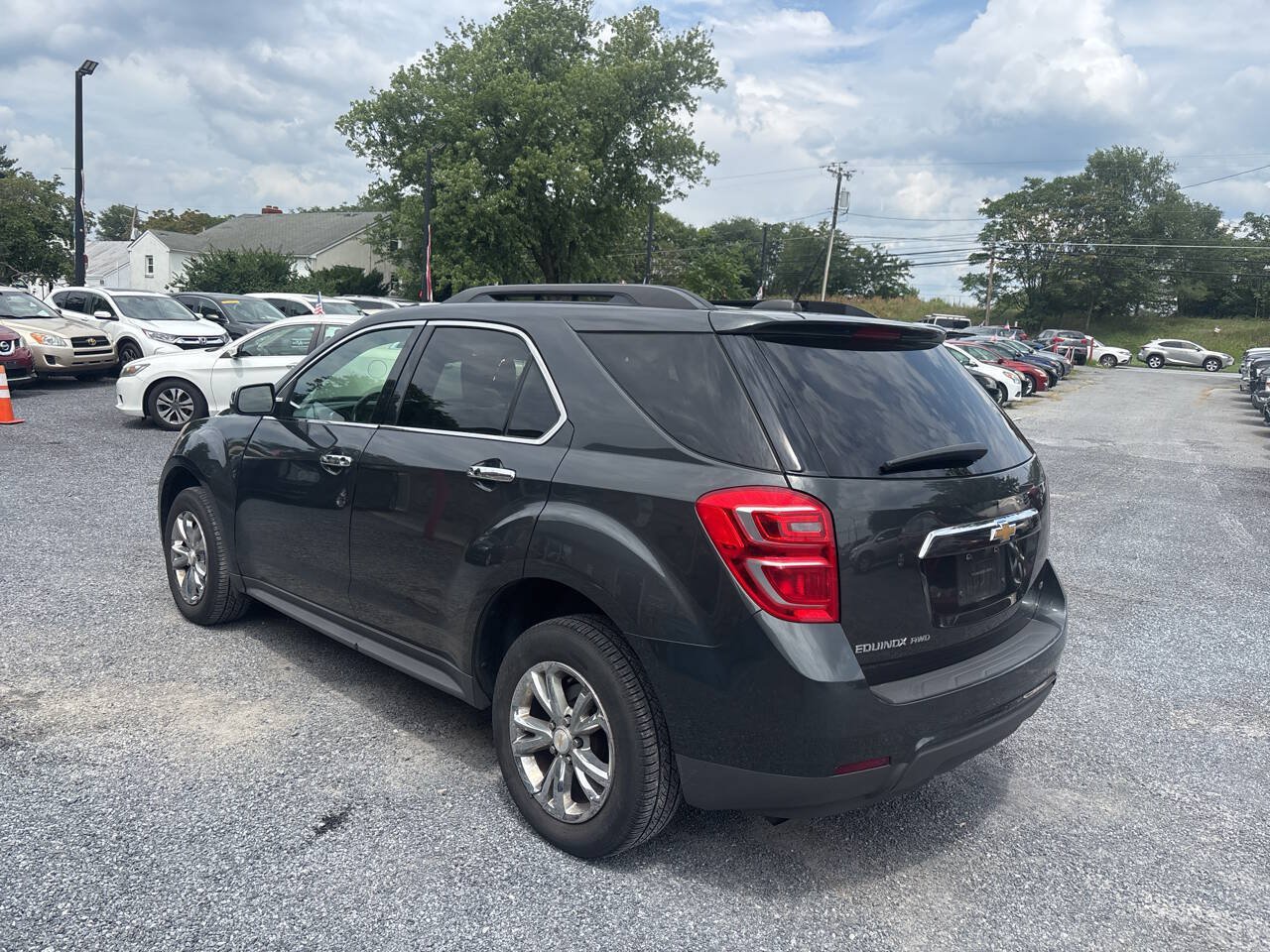 Used 2017 Chevrolet Equinox LT AWD/4WD image 9