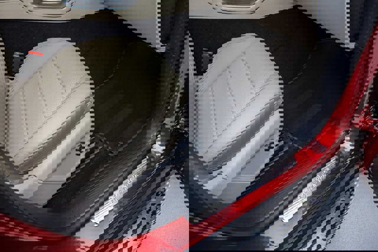 Used 2024 Mercedes-Benz GLE 350 4MATIC image 35