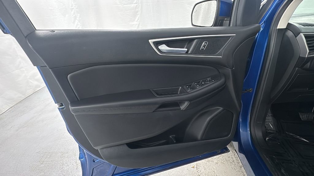 Used 2023 Ford Edge SEL image 18