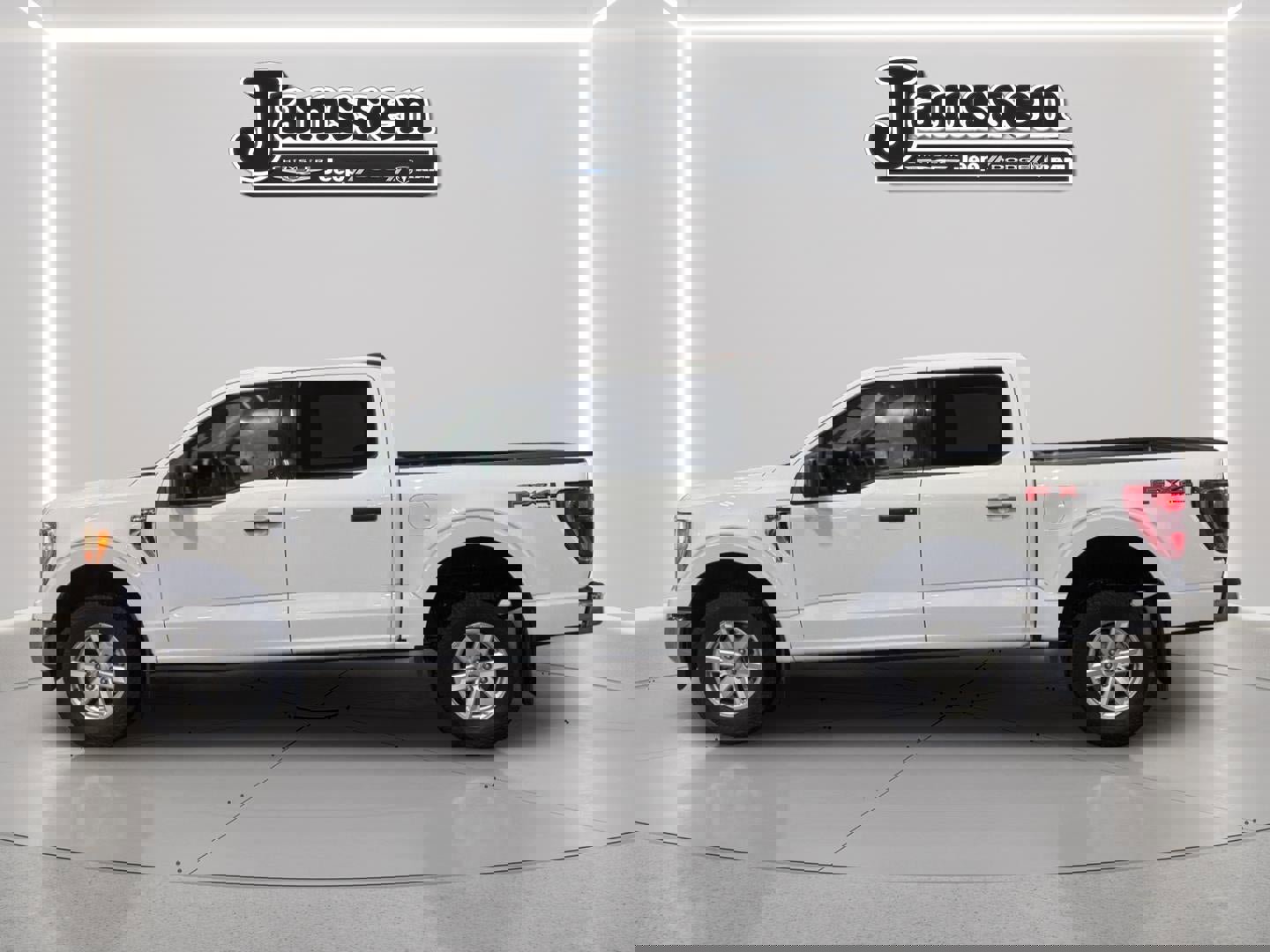 Used 2022 Ford F150 XLT w/ Equipment Group 301A Mid image 2