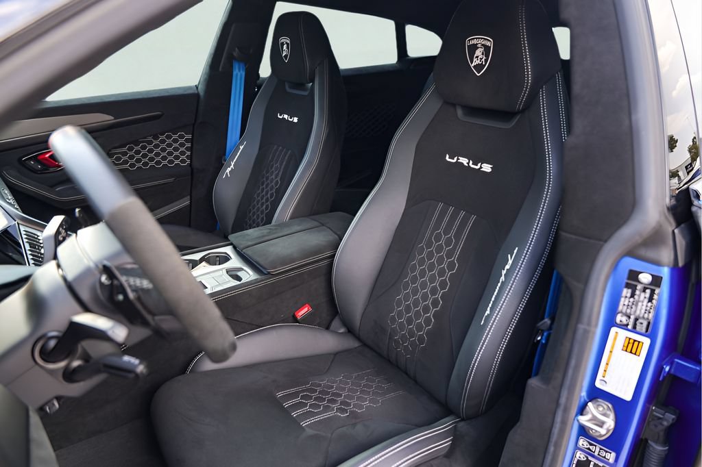 Used 2024 Lamborghini Urus Performante AWD/4WD image 10