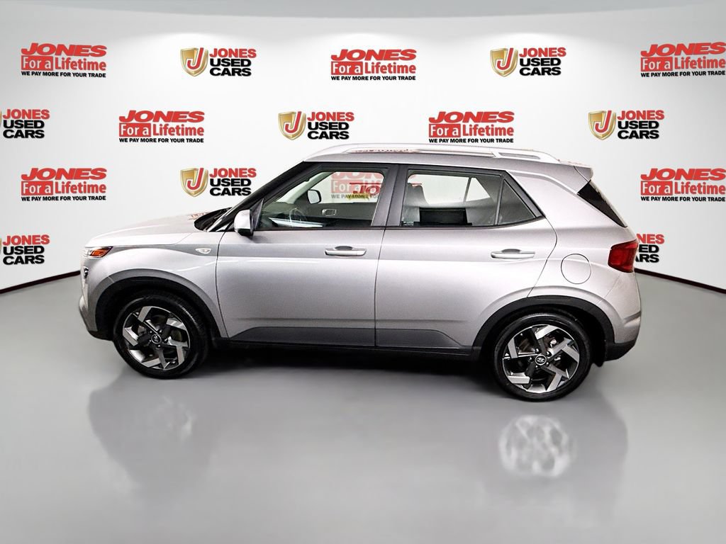 Certified 2023 Hyundai Venue SEL FWD image 15
