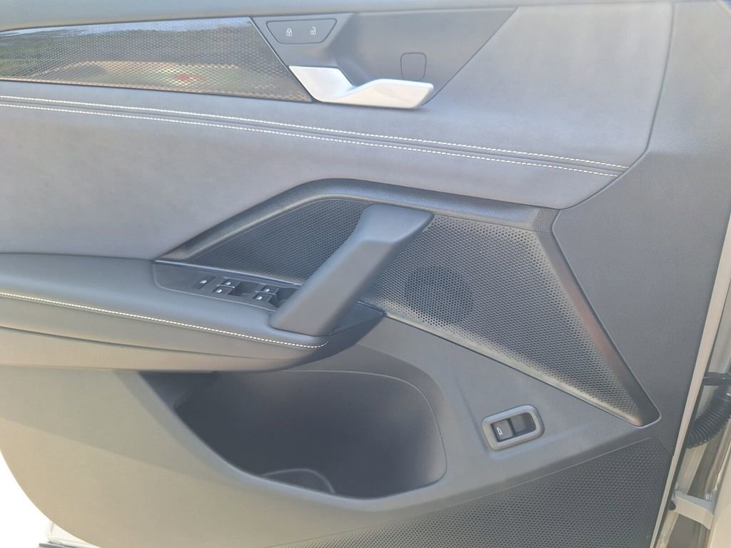 New 2026 Volkswagen Tiguan SE R-Line image 20