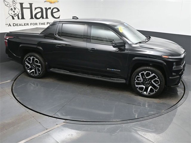 Certified 2024 Chevrolet Silverado EV RST image 36