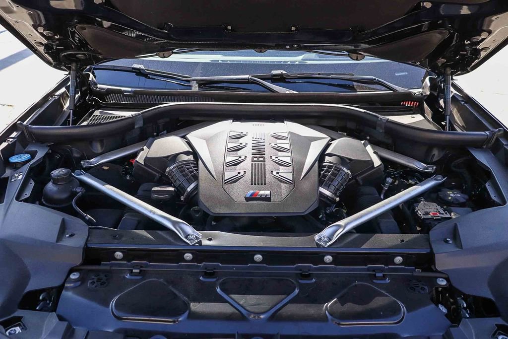 Used 2024 BMW X7 M60i image 31