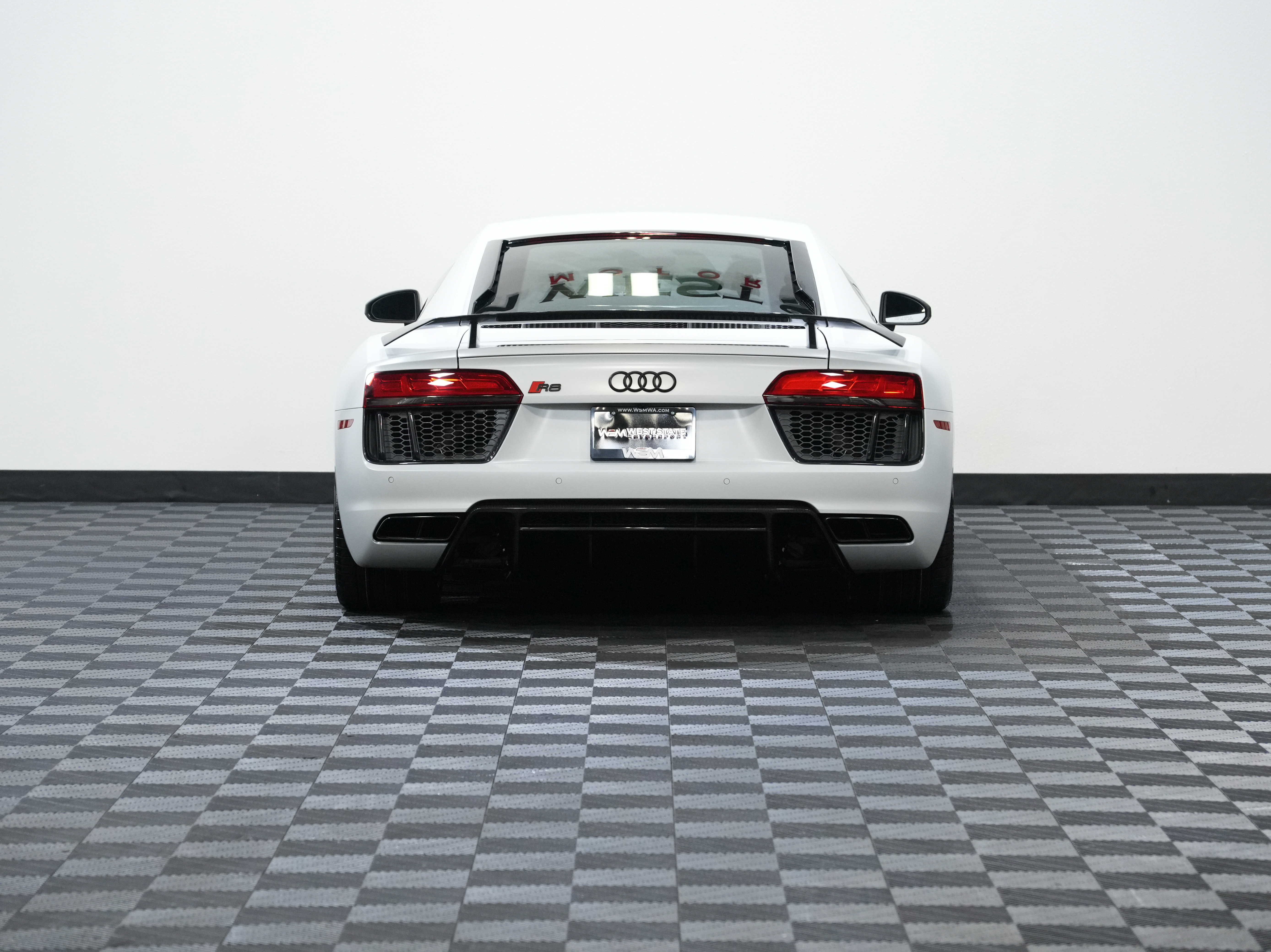 Used 2018 Audi R8 V10 plus image 7