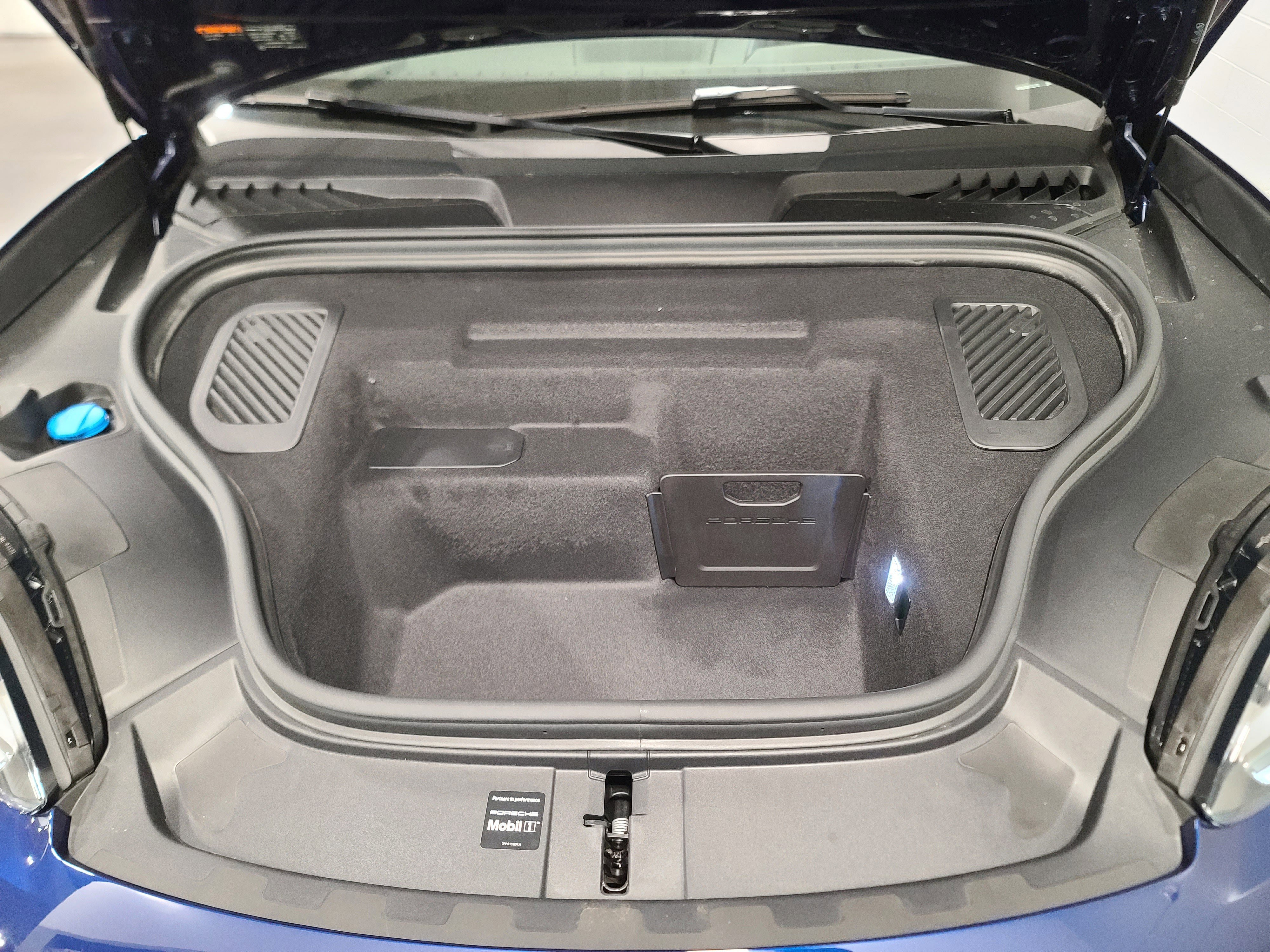 New 2026 Porsche Macan Electric RWD image 30