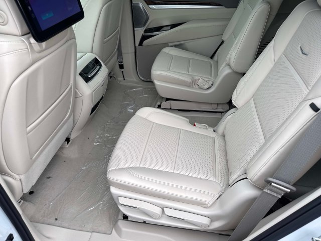 New 2026 Cadillac Escalade Platinum Sport w/ LPO, ONYX Package AWD/4WD image 14