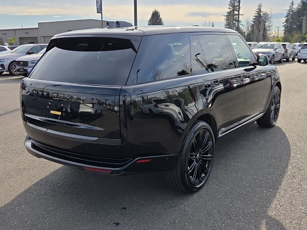 Certified 2025 Land Rover Range Rover Long Wheelbase SE AWD/4WD image 7