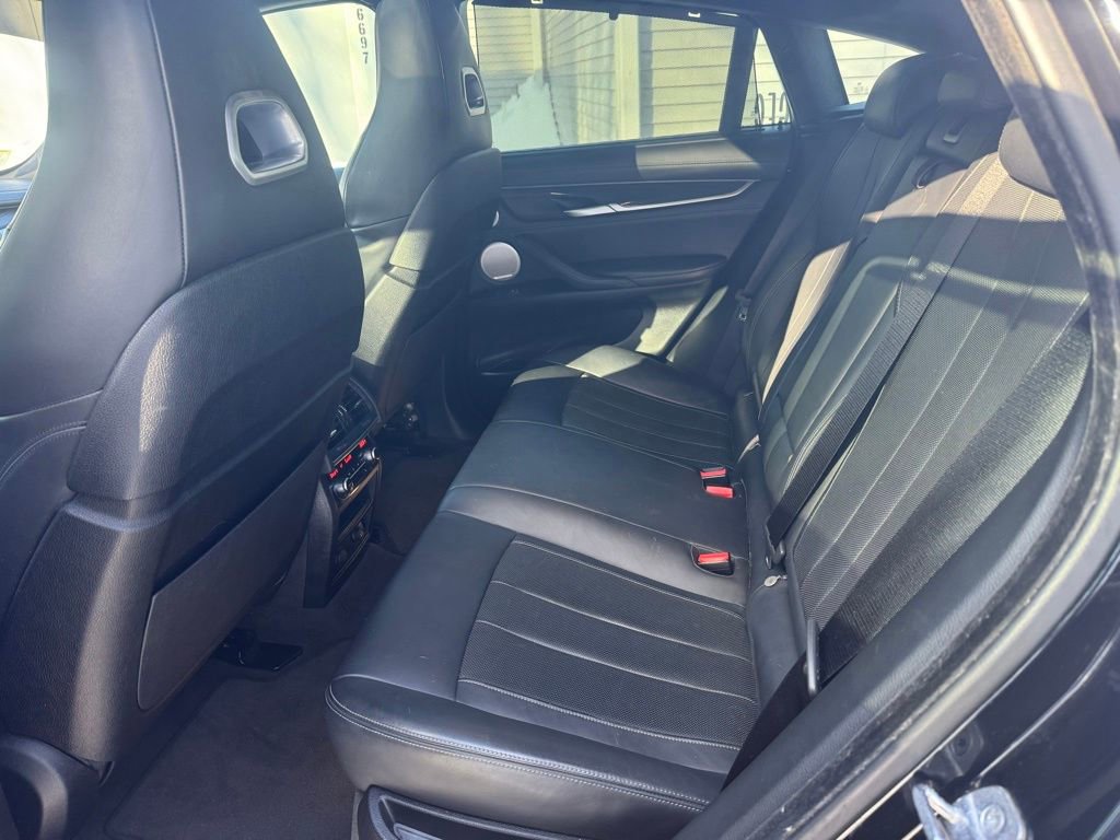 Used 2018 BMW X6 M image 32
