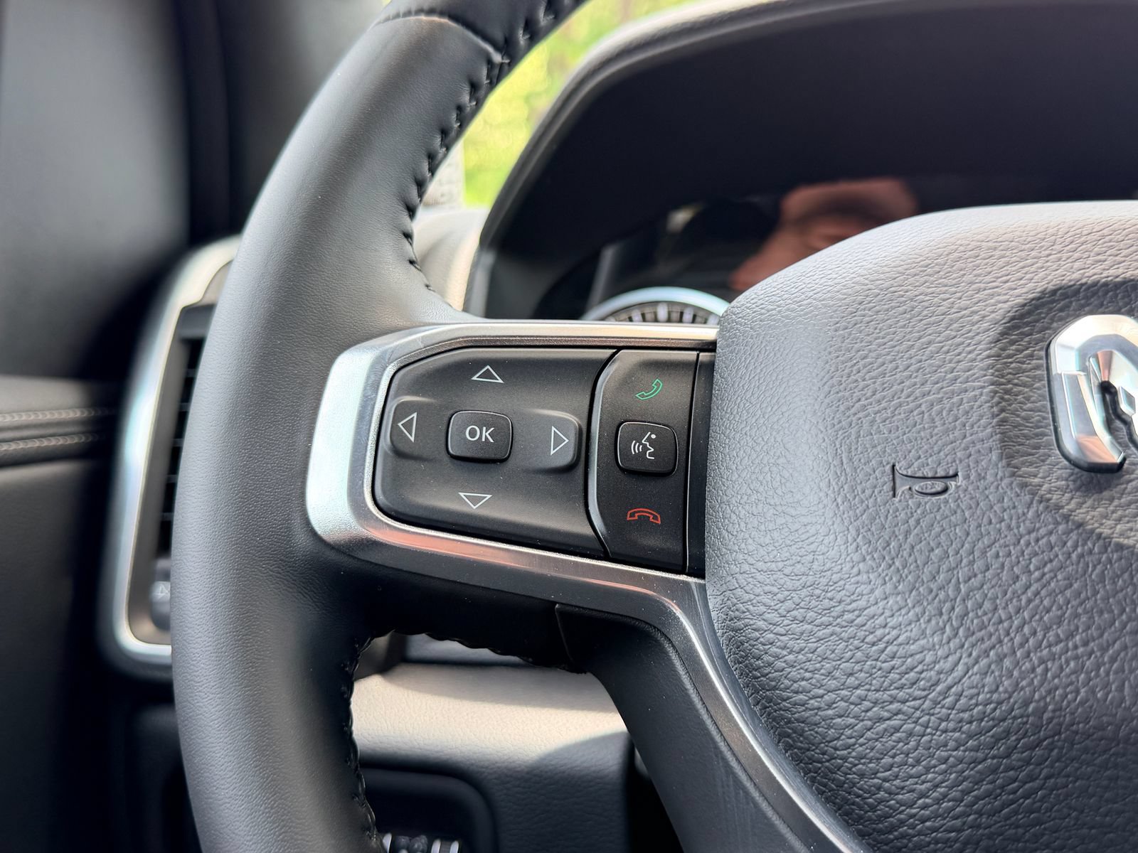 Used 2021 RAM 1500 Laramie w/ Sport Appearance Package AWD/4WD image 21