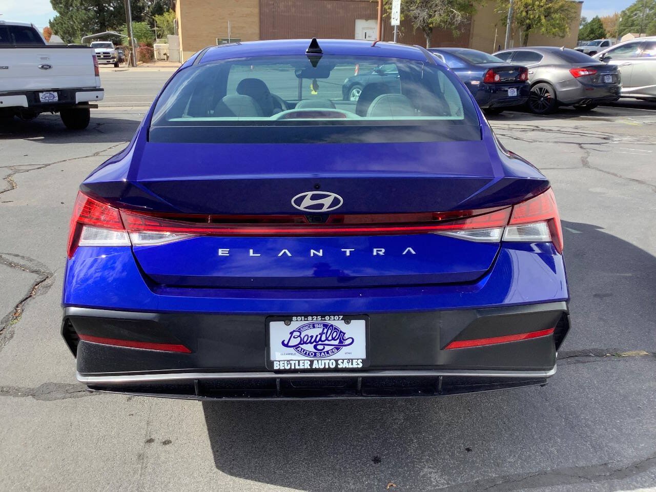 Used 2025 Hyundai Elantra SEL FWD image 12