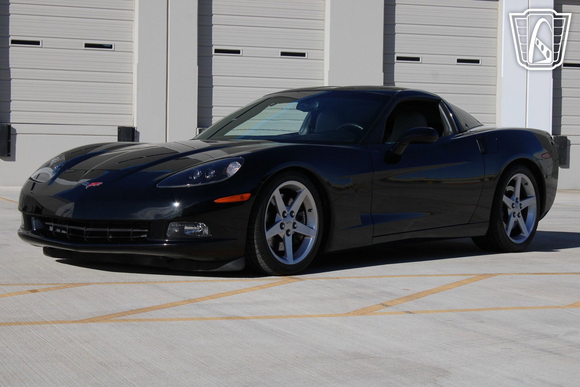 Used 2005 Chevrolet Corvette Coupe w/ Preferred Equipment Group RWD image 2