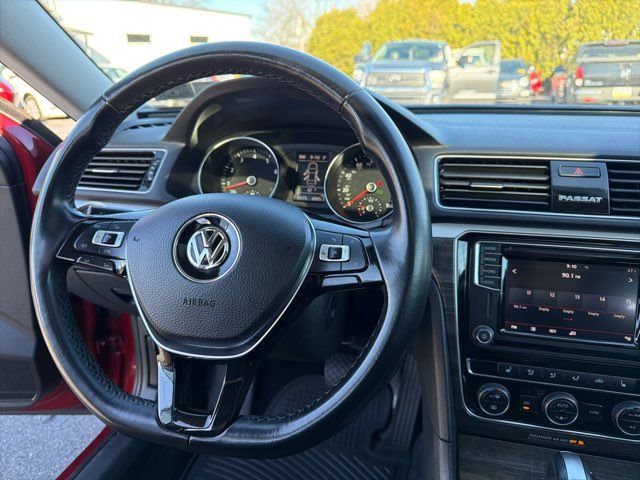 Used 2018 Volkswagen Passat 2.0T SE image 28
