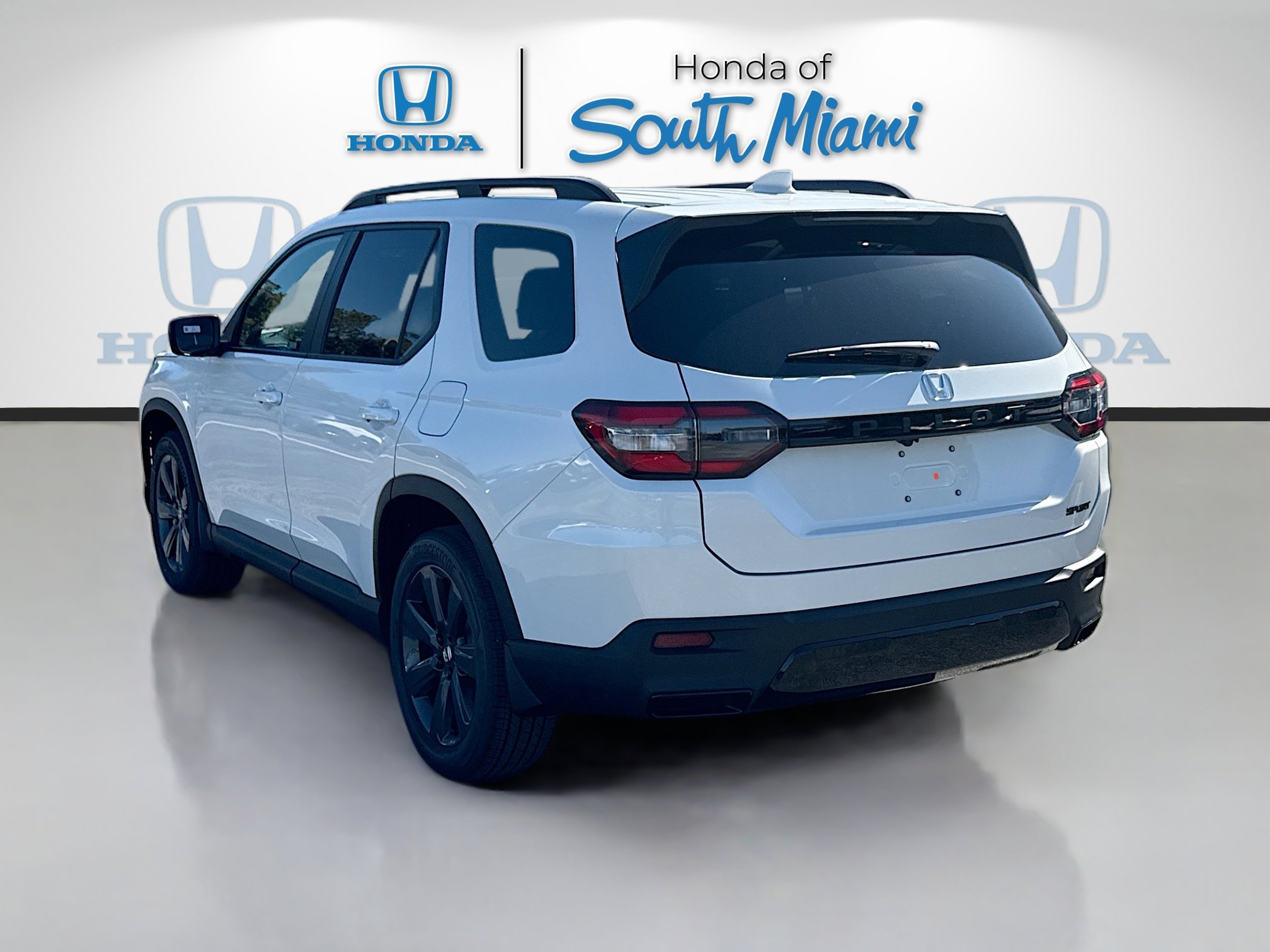 New 2026 Honda Pilot Sport image 5