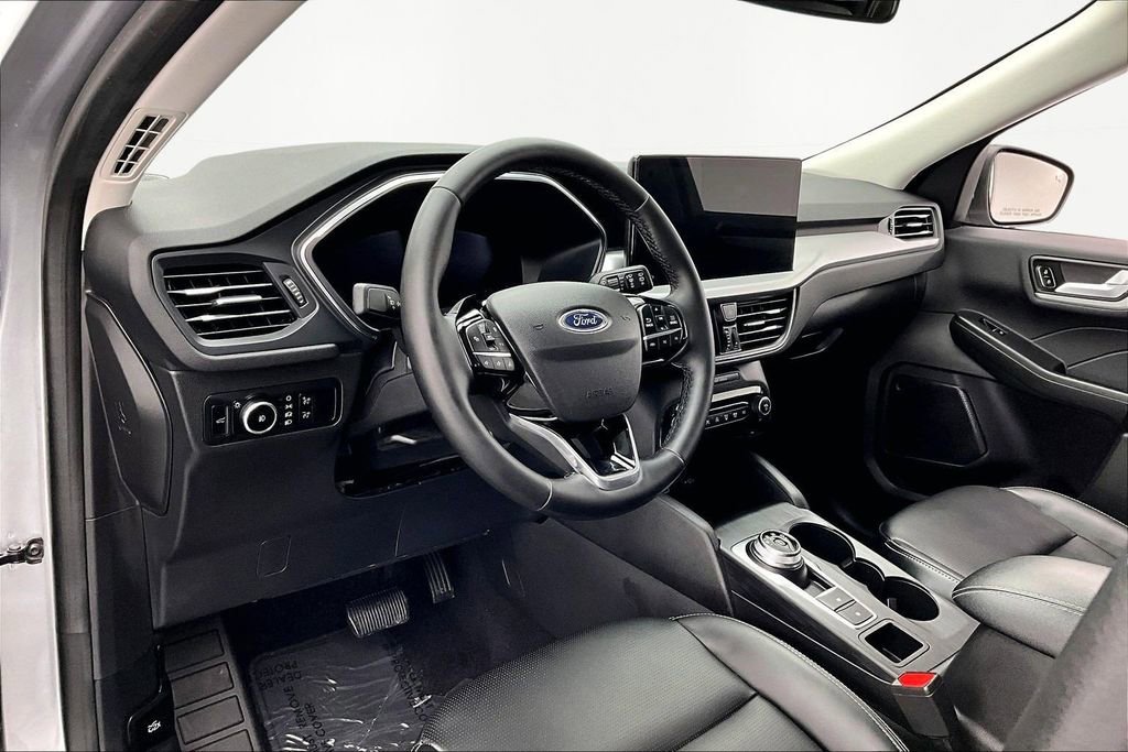 Used 2023 Ford Escape Platinum image 14