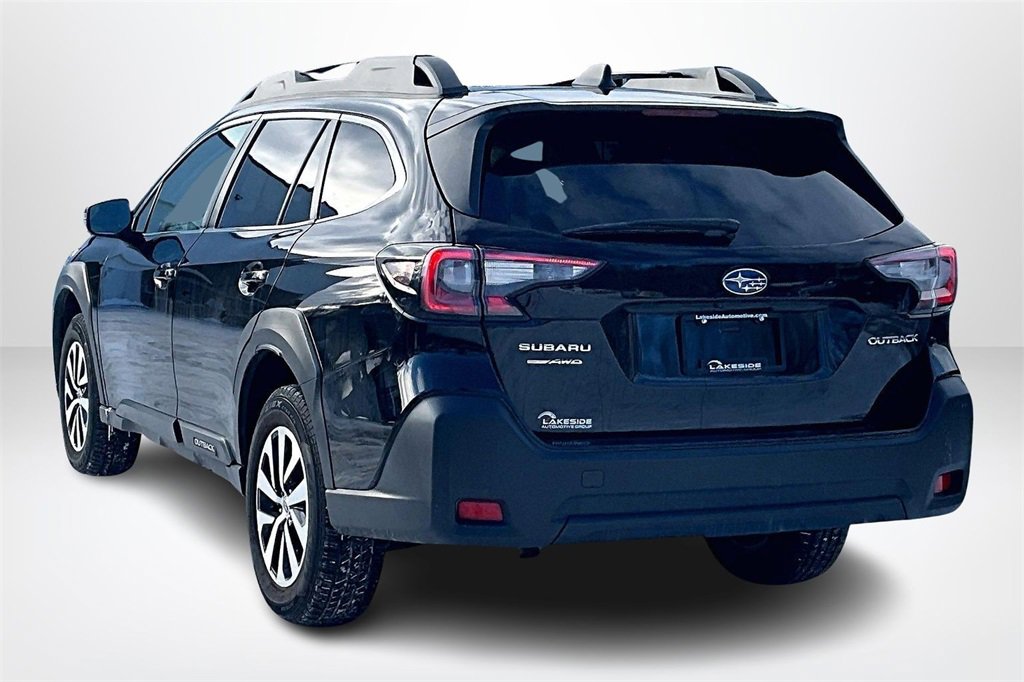 Used 2024 Subaru Outback Premium image 4