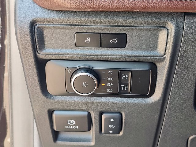 Used 2024 Ford Expedition Limited RWD image 23