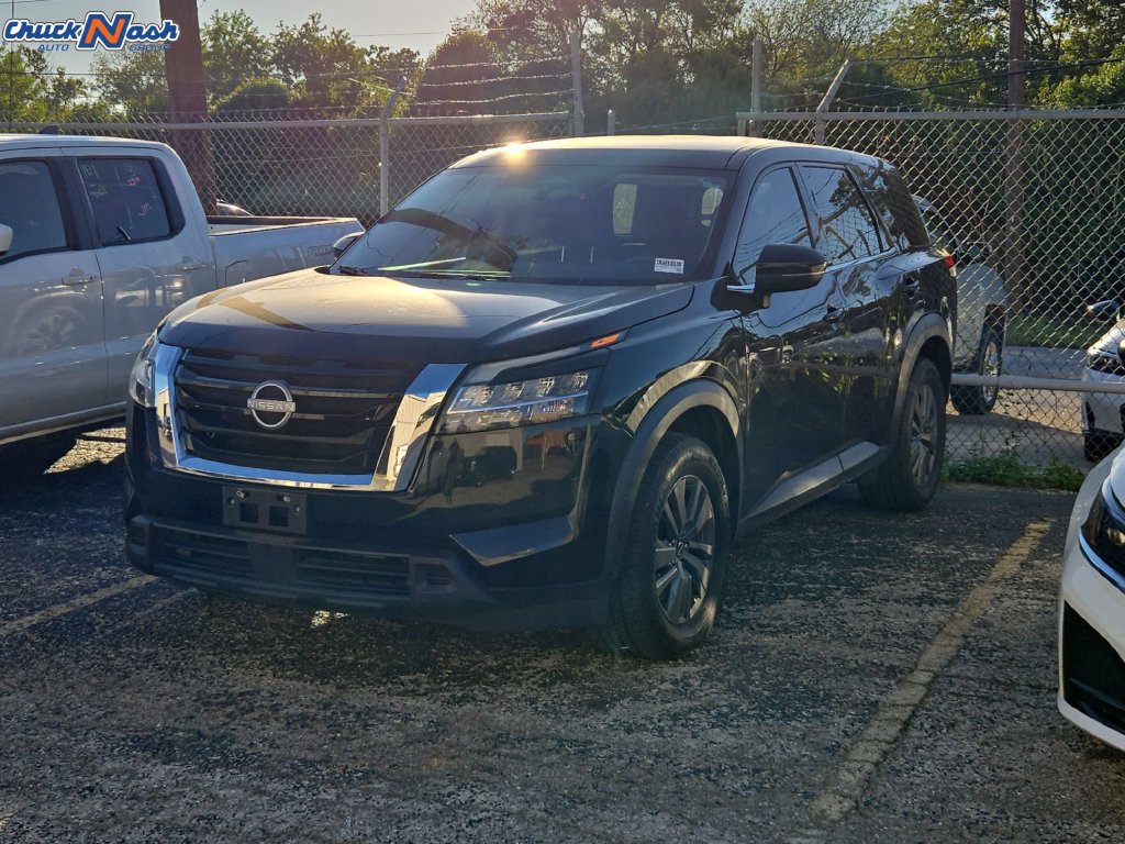 Used 2022 Nissan Pathfinder S FWD image 3