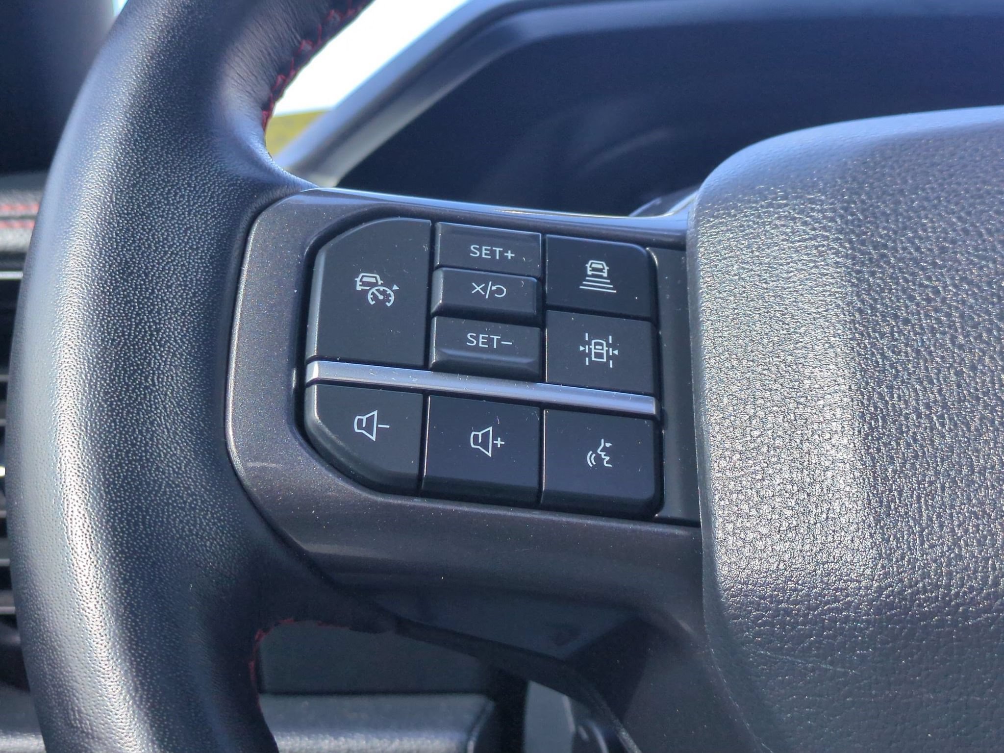 Used 2023 Ford Expedition Limited RWD image 16
