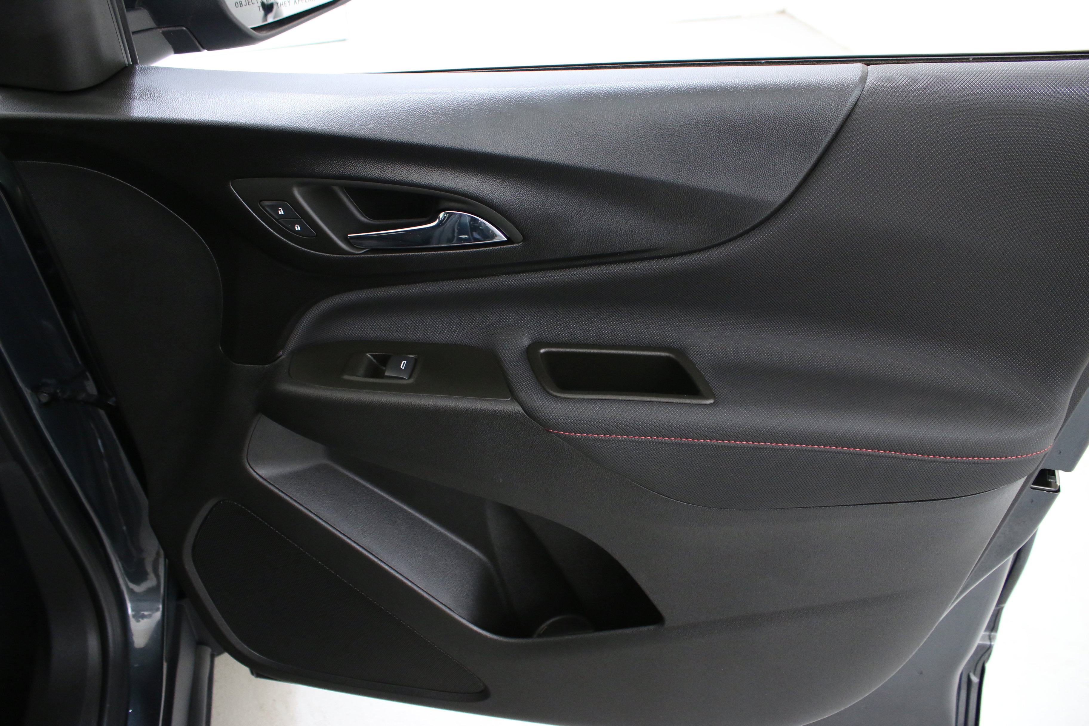 Used 2023 Chevrolet Equinox RS FWD image 31