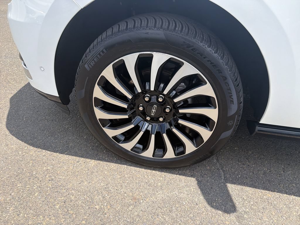 Certified 2024 Lincoln Navigator L Black Label AWD/4WD image 35
