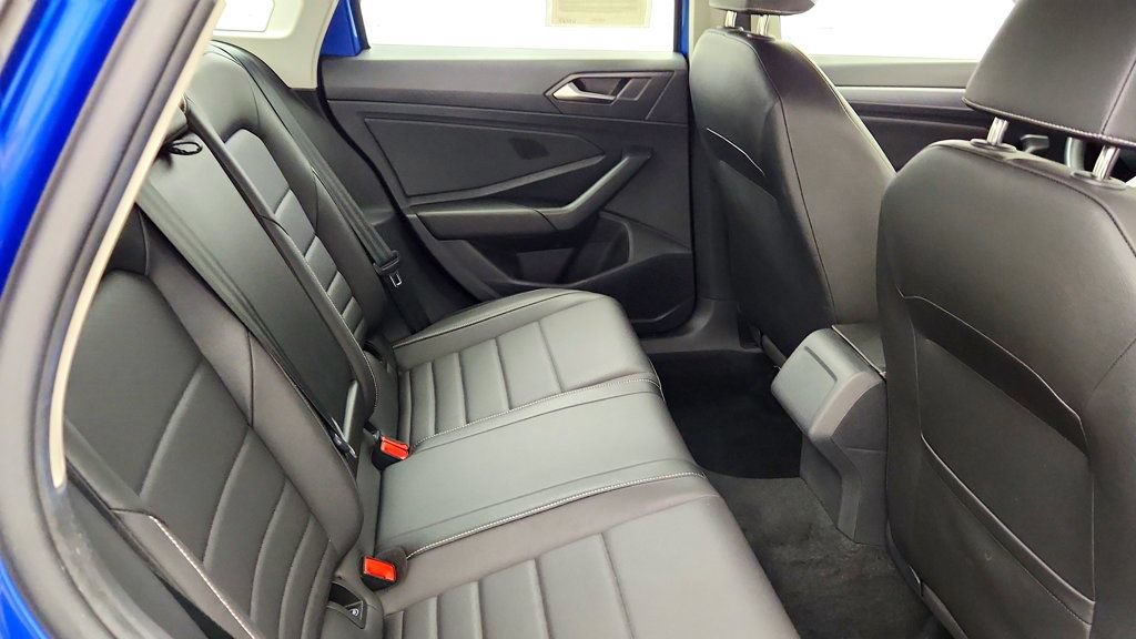 Used 2024 Volkswagen Jetta SE FWD image 19