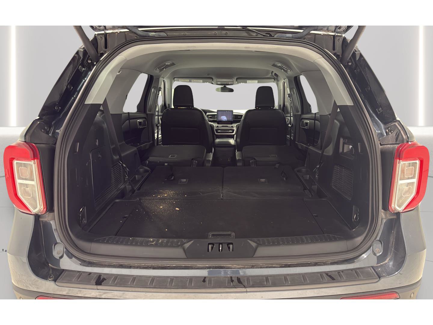 Used 2022 Ford Explorer XLT w/ Equipment Group 202A image 24