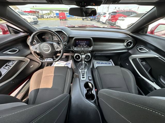 Used 2021 Chevrolet Camaro LT w/ Technology Package image 21
