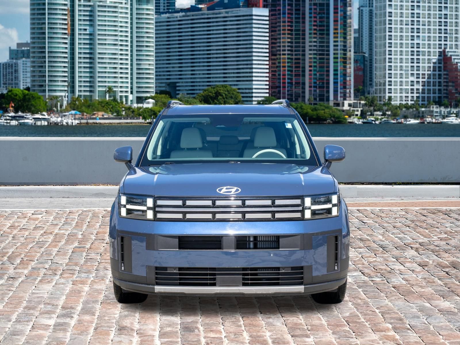 Used 2025 Hyundai Santa Fe SEL FWD image 2