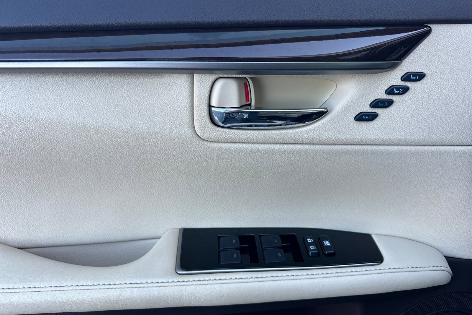 Used 2016 Lexus ES 350 image 11