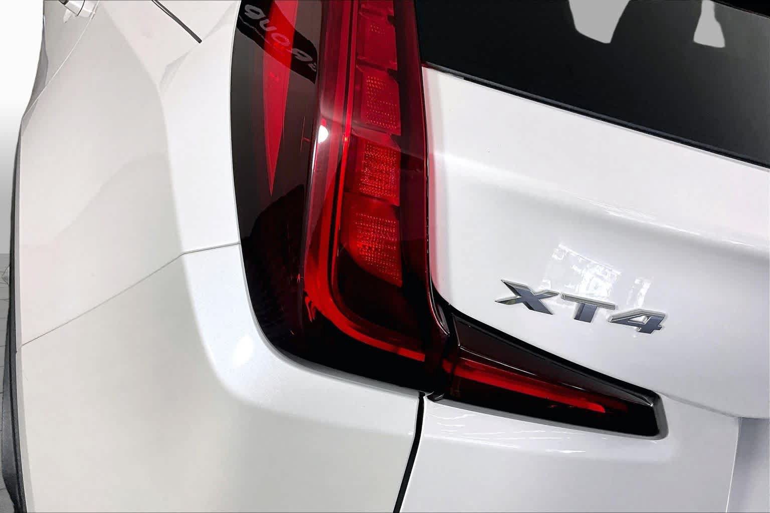 Certified 2023 Cadillac XT4 Luxury w/ Cold Weather Package FWD image 27