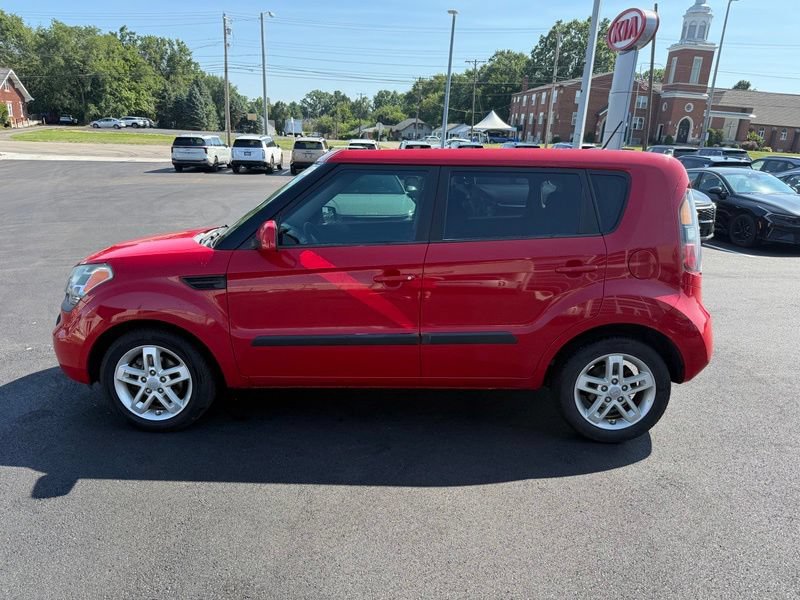Used 2011 Kia Soul + w/ Audio Pkg FWD image 5