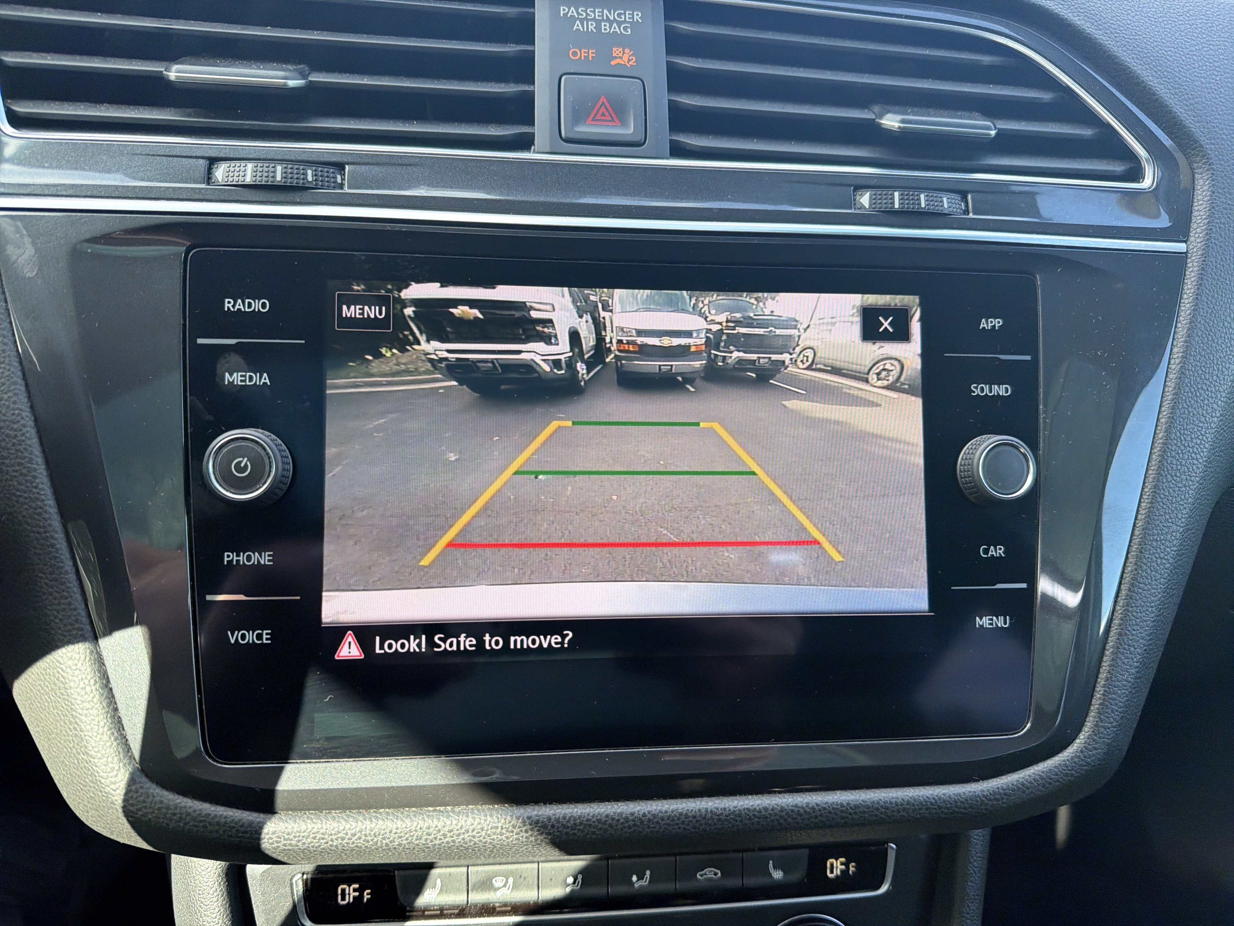Used 2020 Volkswagen Tiguan SE w/ Panoramic Sunroof Package FWD image 24