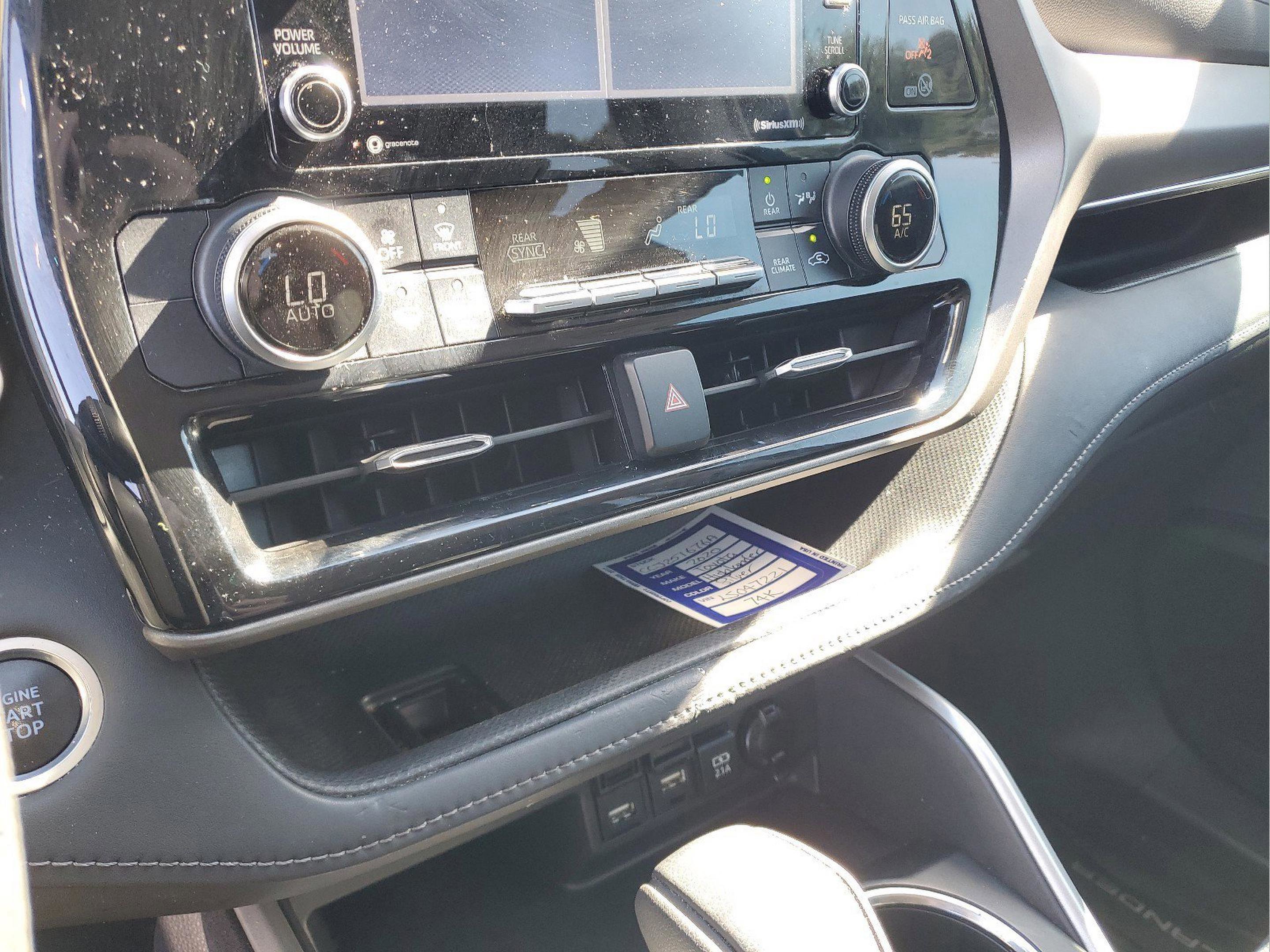 Used 2020 Toyota Highlander L image 22