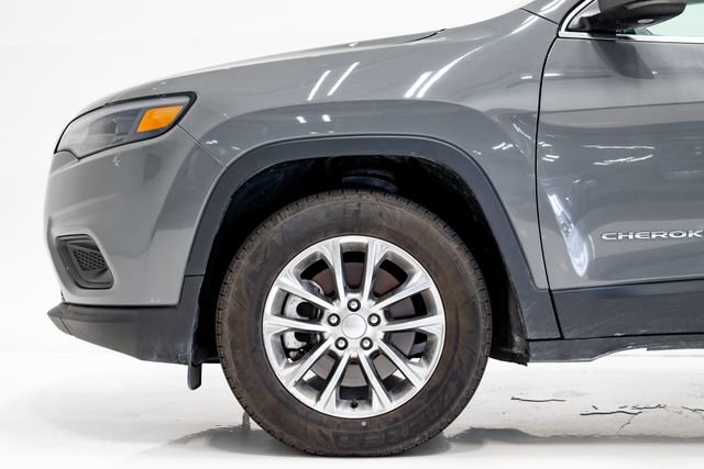 Used 2021 Jeep Cherokee Latitude Lux w/ Comfort/Convenience Group AWD/4WD image 34
