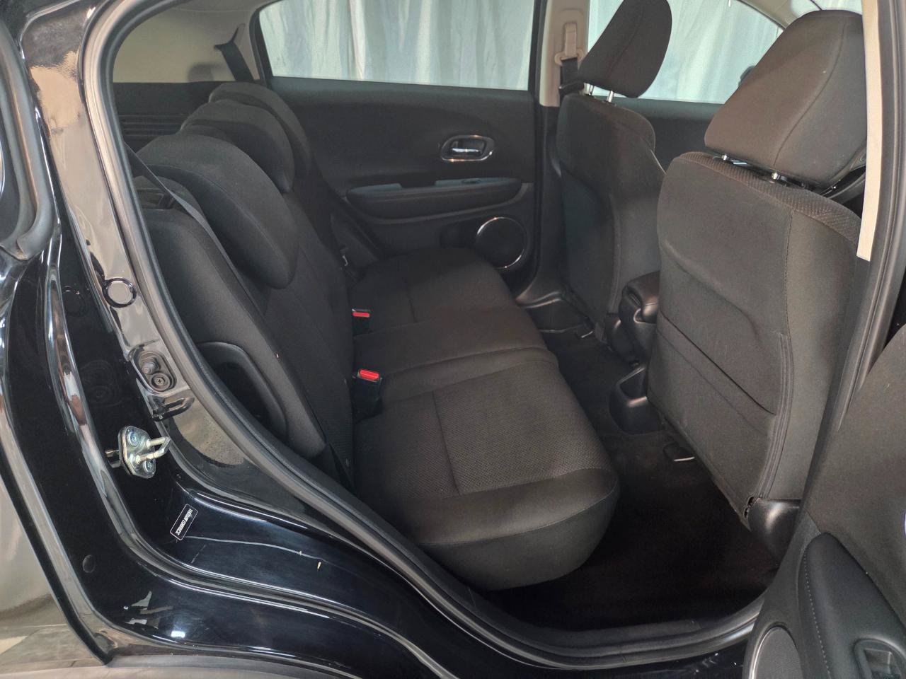 Used 2018 Honda HR-V EX image 15