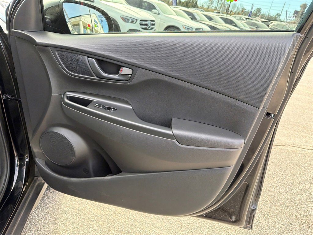 Used 2022 Hyundai Kona SEL image 14