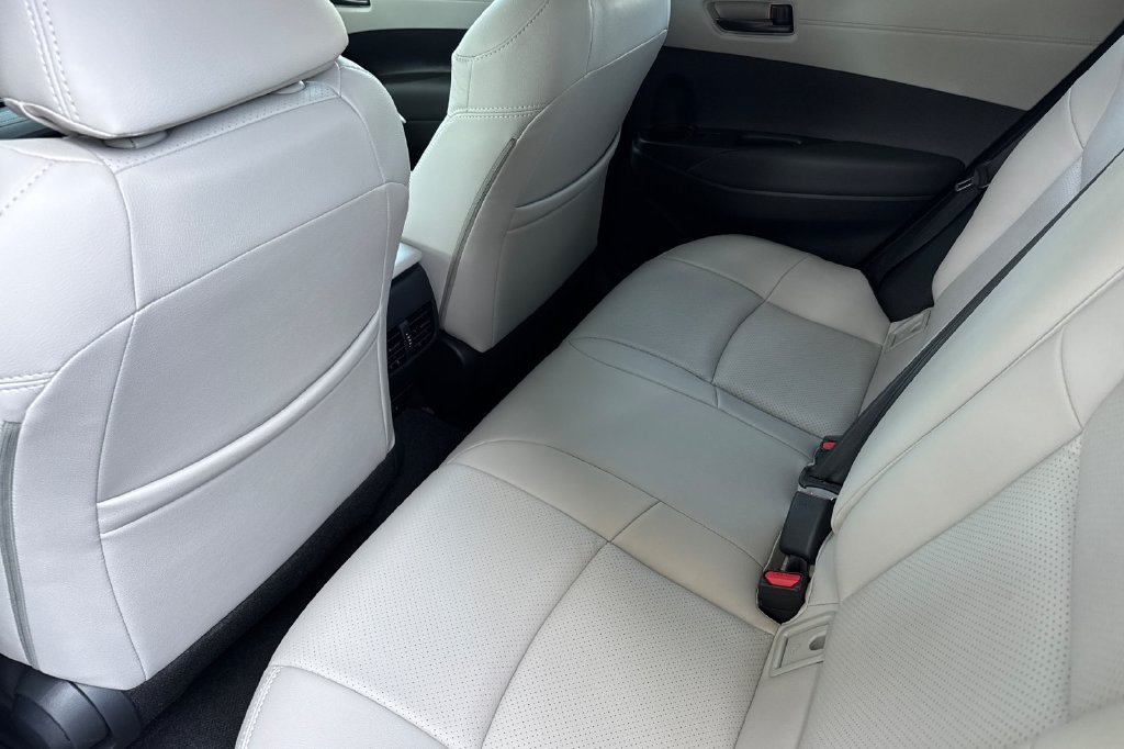 New 2026 Toyota Corolla Cross LE w/ Moonroof Package AWD/4WD image 9