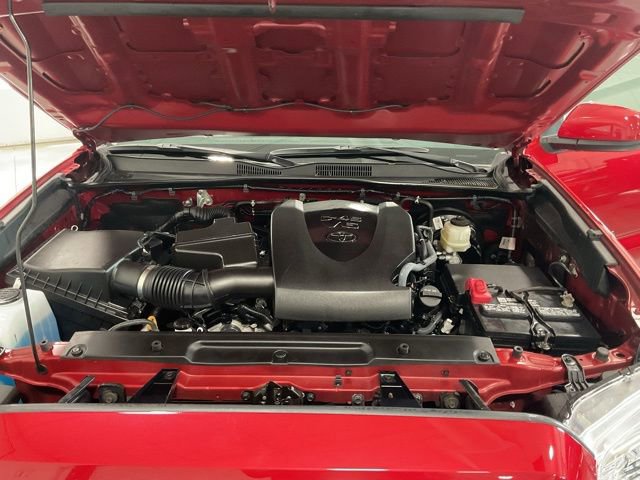 Used 2021 Toyota Tacoma SR5 AWD/4WD image 19