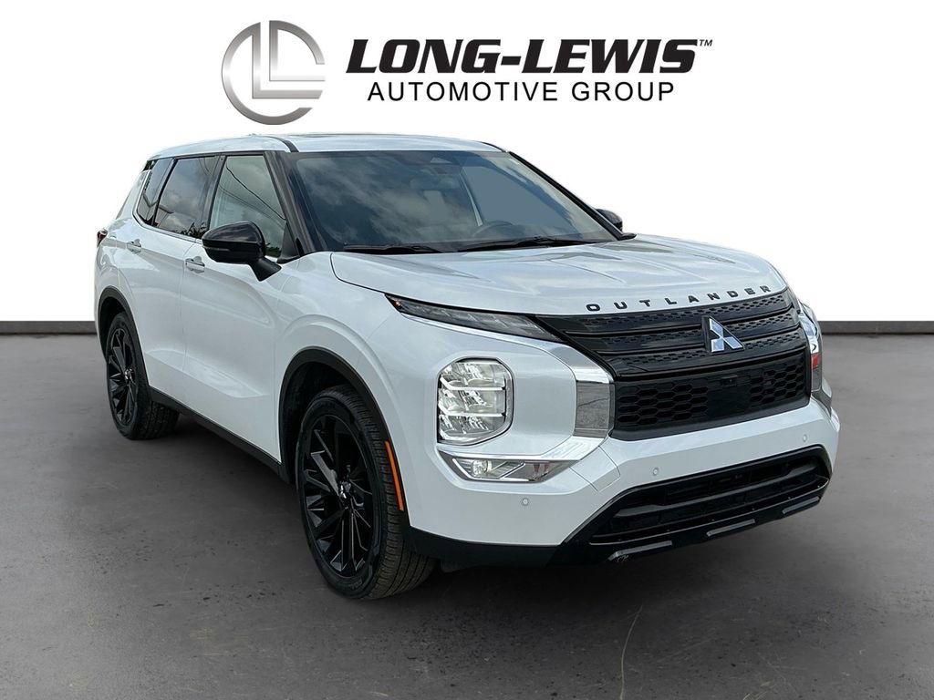 Used 2024 Mitsubishi Outlander SE Black Edition FWD image 10