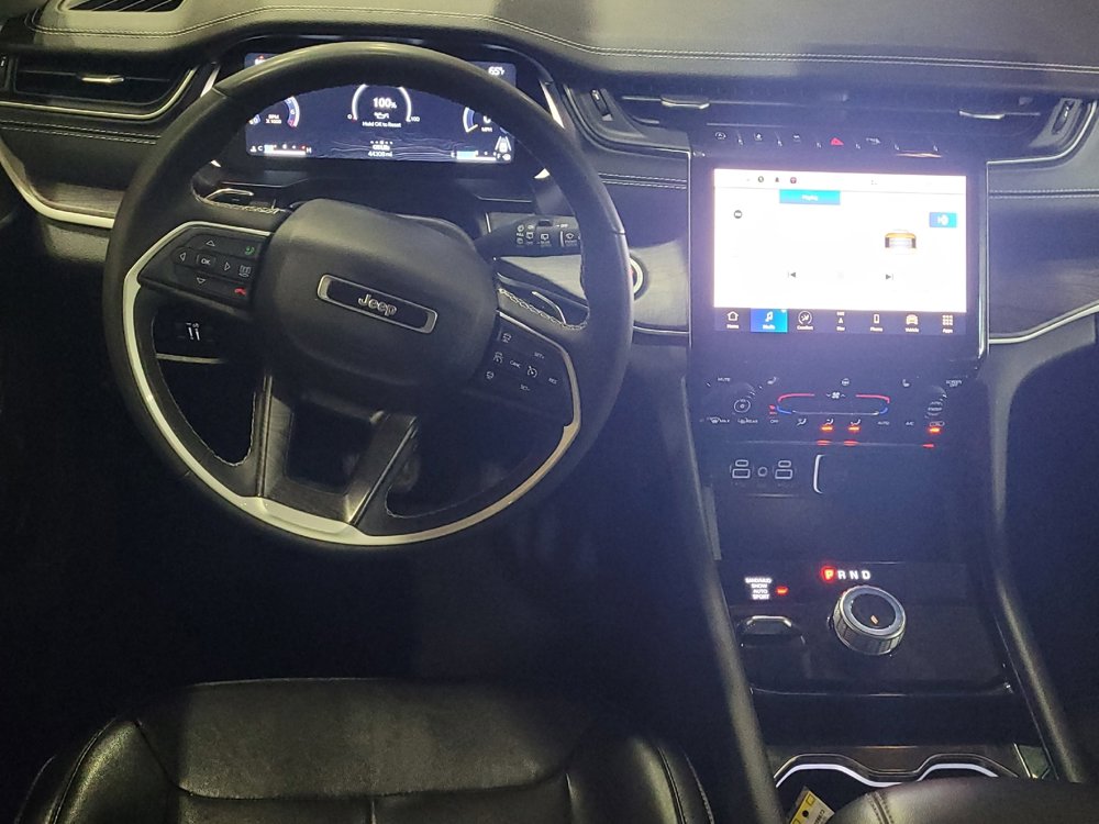 Used 2023 Jeep Grand Cherokee Limited w/ Black Appearance Package image 22