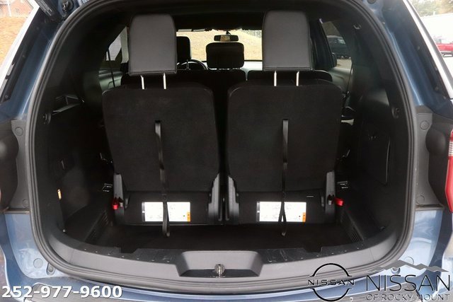 Used 2018 Ford Explorer XLT w/ Equipment Group 202A image 16