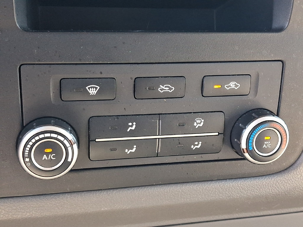 Used 2018 Nissan NV 2500 SV RWD image 16