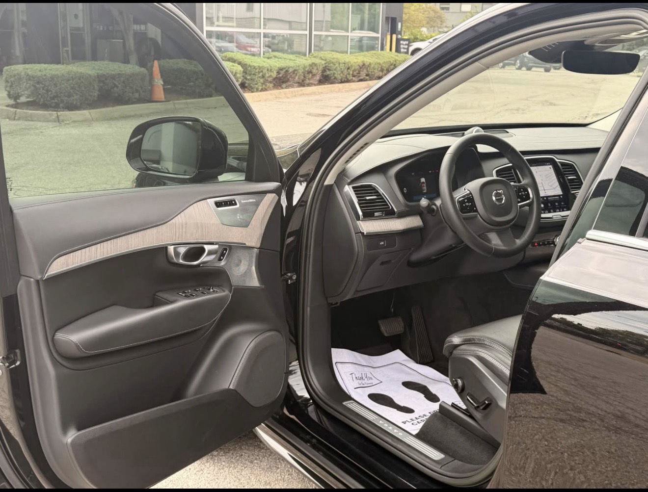 Used 2023 Volvo XC90 B6 Ultimate w/ Protection Package Premier AWD/4WD image 9